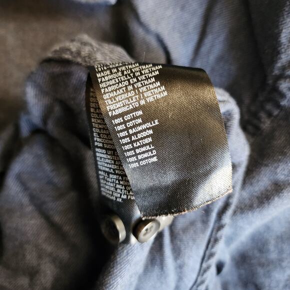 Uniqlo Men's Small Navy Blue Long Sleeve Button-Up Shirt - Sleek & Classic - Picture 5 of 8